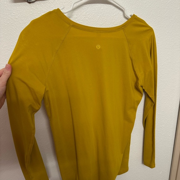 Lululemon long sleeve top - Picture 6 of 6
